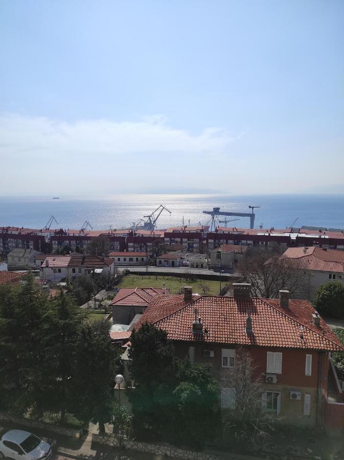 Sunny Apartment In Rijeka Exterior foto